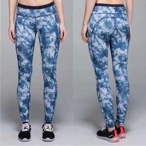 Lululemon Blue Tie Dye Speed Tight with Ruching at Ankle - Size 4